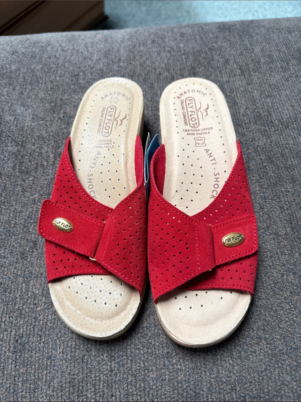 NWT Fly Flot Women's Red Slide Sandals with Cushioned Insole Size 39